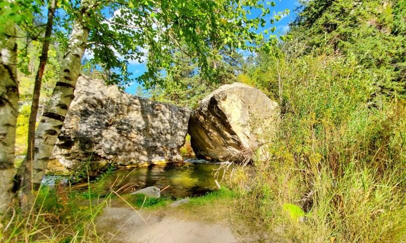 kissing rocks trail, spearfish canyon. black hills national forest, south dakota