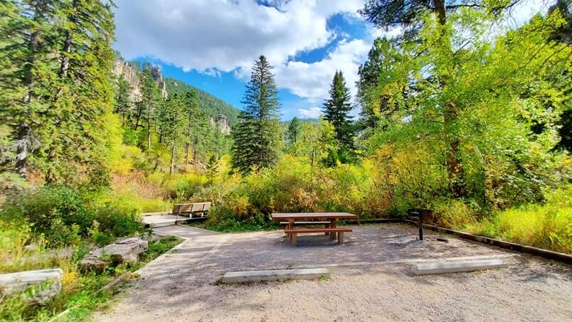 Long Valley picnic area in spearfish canyon. black hills national forest picnic area. spearfish canyon picnic area. south dakota travel blog