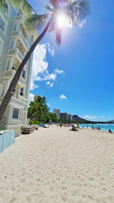 moana surfrider beach. does the moana surfrider have a private beach? waikiki beachfront hotel. honolulu beachfront hotel. oahu beachfront hotel. hawaii beachfront hotel.