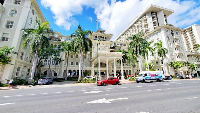 moana surfrider waikiki beach resort. how to get to moana surfrider. kalakaua avenue, waikiki.