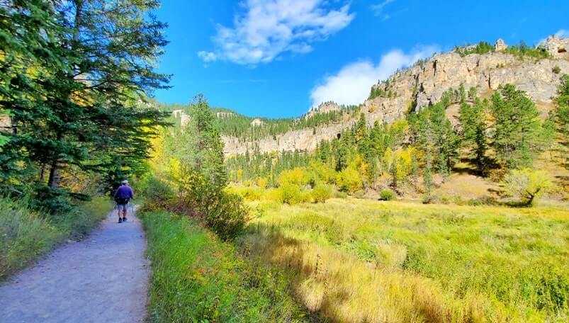 how to start roughlock falls trail from roughlock falls trailhead