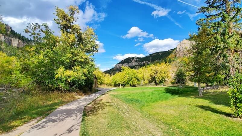 where to start spearfish falls trail