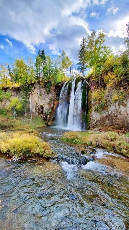 spearfish falls. best spearfish canyon waterfalls. spearfish canyon waterfall hike. best black hills waterfalls. best south dakota waterfalls.