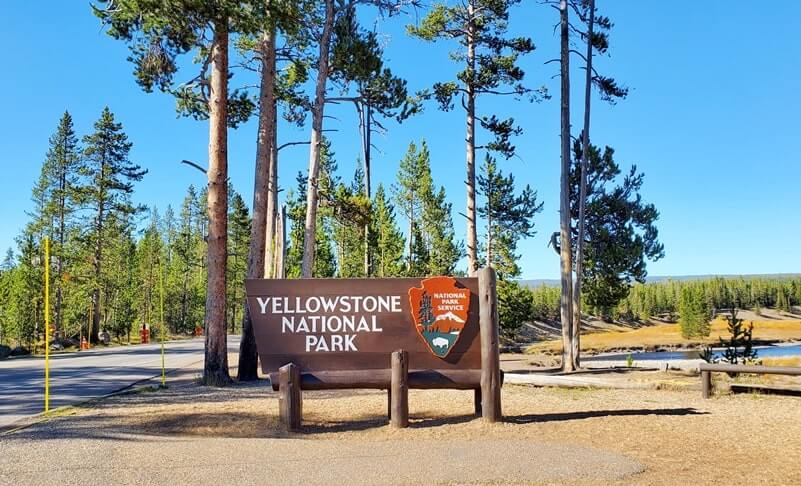 yellowstone national park south entrance. things to do near yellowstone south entrance