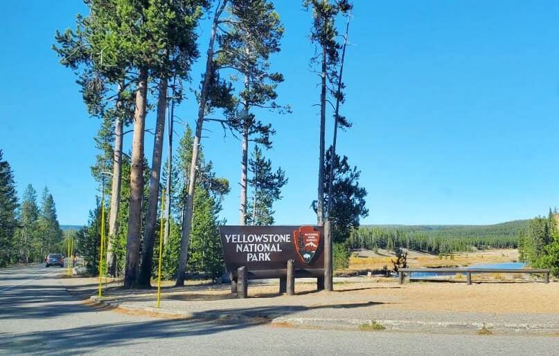 yellowstone national park south entrance. things to do near yellowstone south entrance