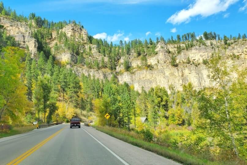 where to start spearfish canyon scenic byway. spearfish canyon drive from savoy. black hills, south dakota scenic drive.