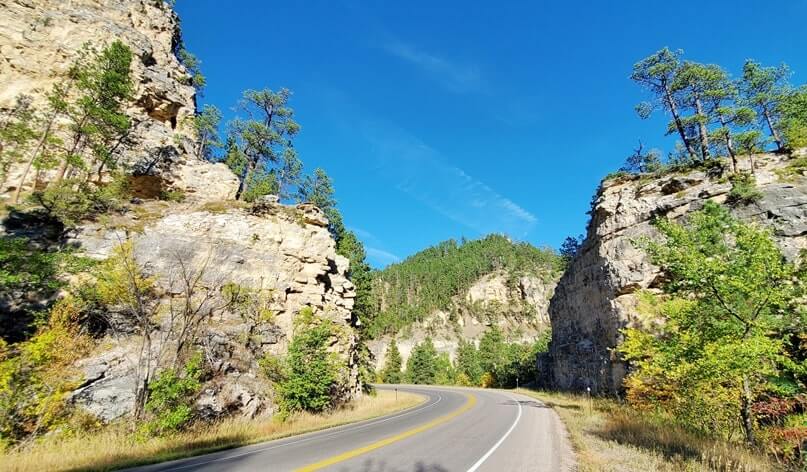 spearfish canyon scenic byway drive: split rock