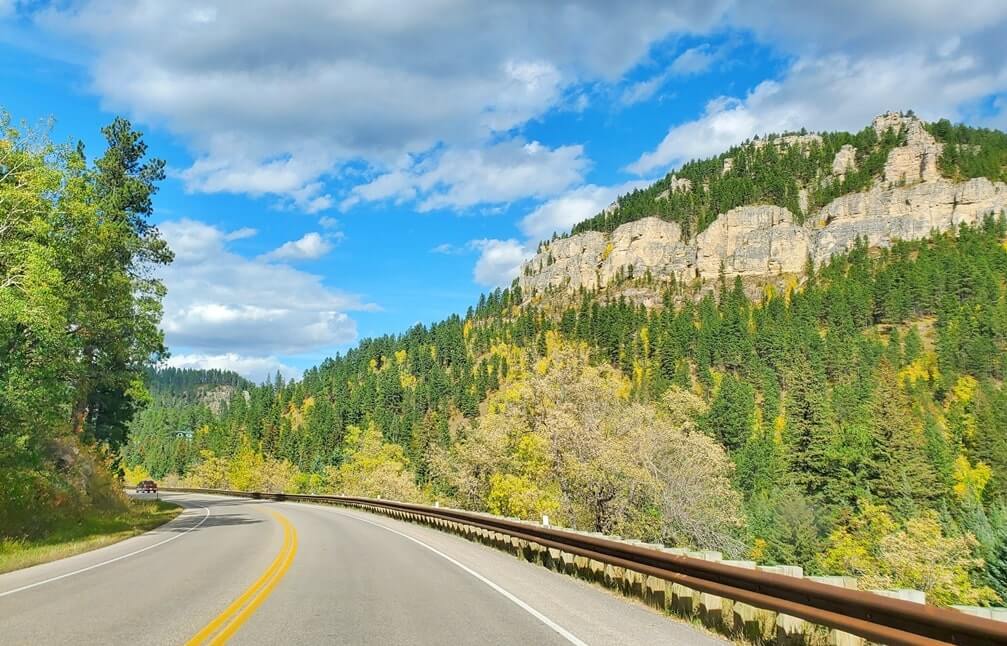 where does the spearfish canyon scenic byway start. black hills national forest scenic drive in south dakota