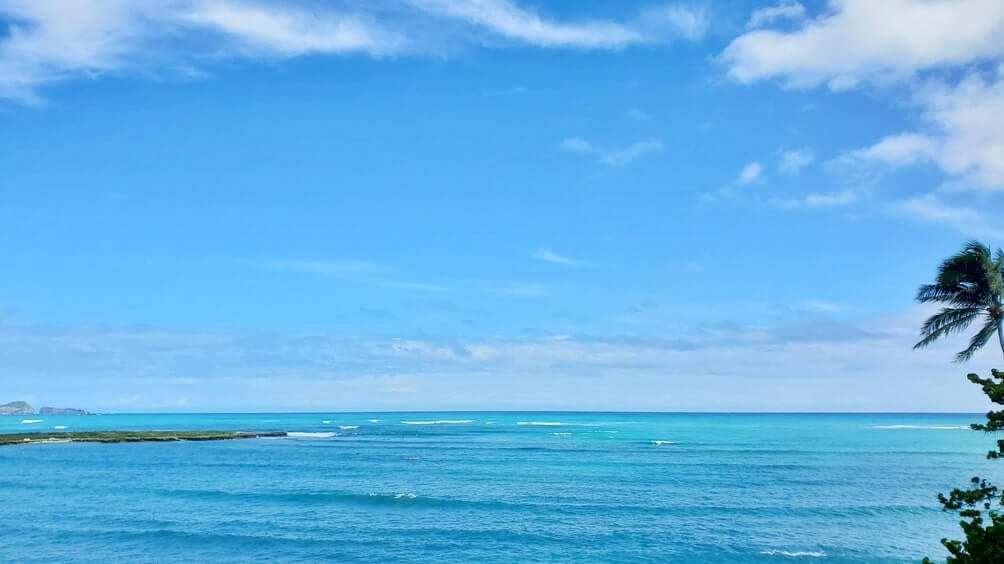 How to get to Kailua Beach from Lanikai. lanikai beach to kailua beach walk. how to see kailua bay. oahu travel blog