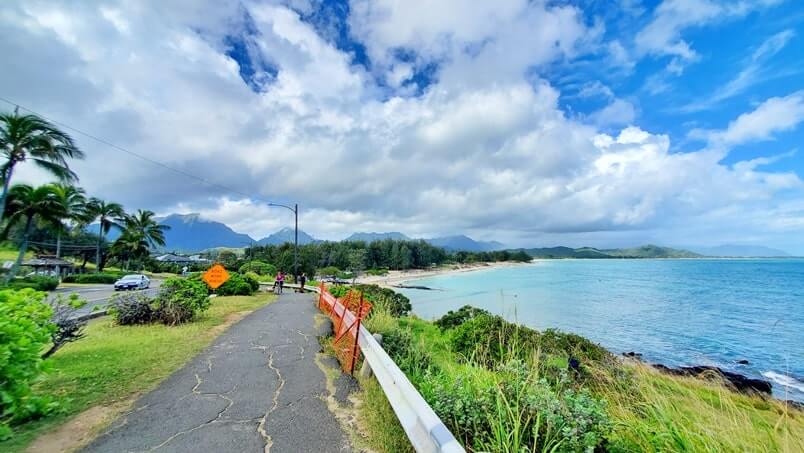 How to get to Kailua Beach from Lanikai. lanikai beach to kailua beach walk. how to see kailua bay. oahu travel blog
