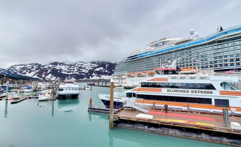 phillips 26 glacier cruise start near whittier cruise port