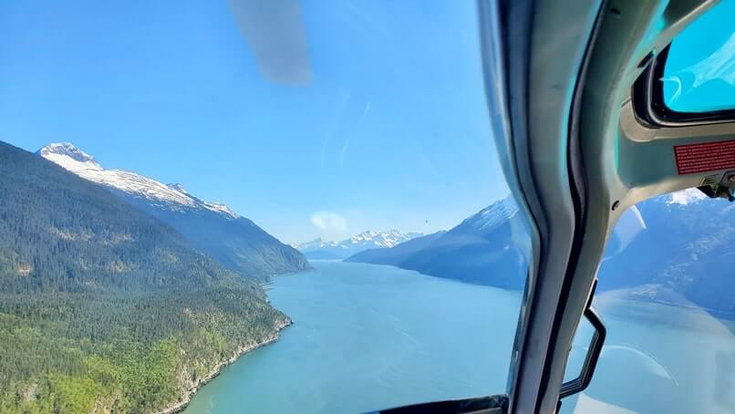 alaska helicopter tour to dog sledding glacier camp