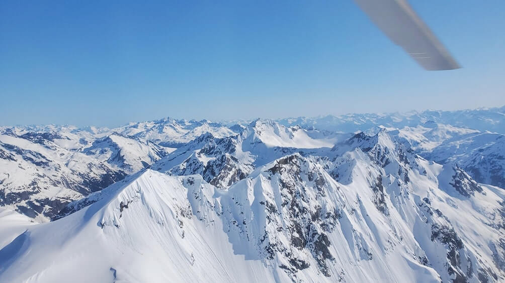 alaska helicopter tour to dog sledding glacier camp