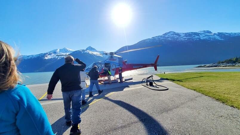 alaska helicopter tour to dog sledding glacier camp