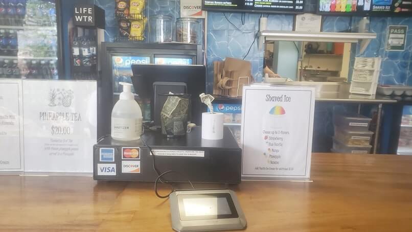 can you use credit card at hanauma bay cafe