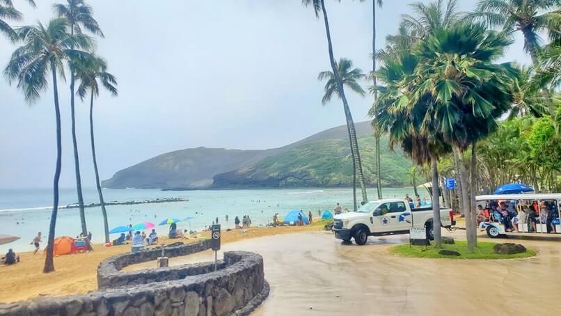 hanauma bay tram stop at the beach