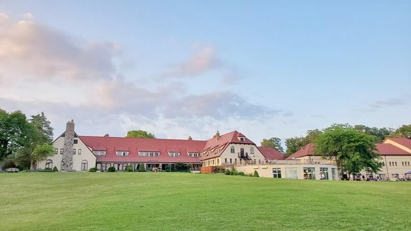 hikes near potawatomi inn, pokagon state park lodge. indiana state park inn. indiana state park lodge.