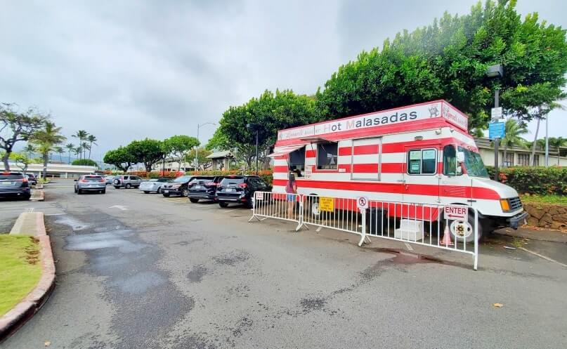 leonards bakery malasada food truck. where to eat malasadas in oahu, honolulu, hawaii