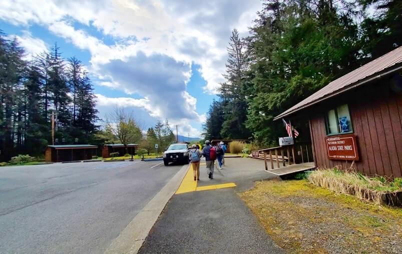 walk to totem bight state park entry