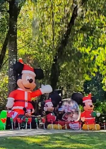 disney christmas decorations ideas. disney world in december. mickey mouse. minnie mouse