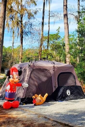 disney christmas decorations ideas. disney world in december. mickey mouse.