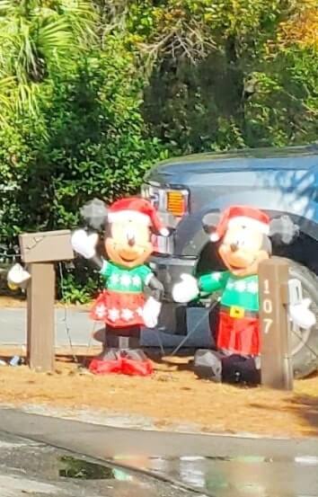 disney christmas decorations ideas. disney world in december. mickey mouse. minnie mouse