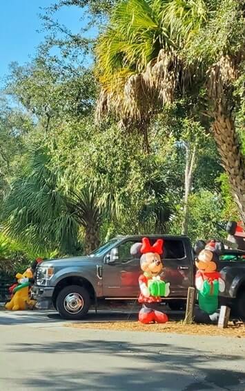 disney christmas decorations ideas. disney world in december. mickey mouse. minnie mouse