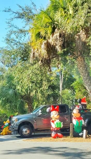 disney christmas decorations ideas. disney world in december. mickey mouse. minnie mouse