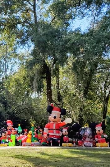 disney christmas decorations ideas. disney world in december. mickey mouse.