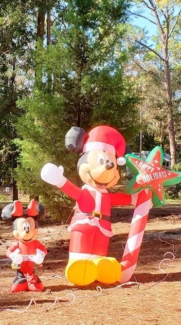 disney christmas decorations ideas. disney world in december. mickey mouse. minnie mouse