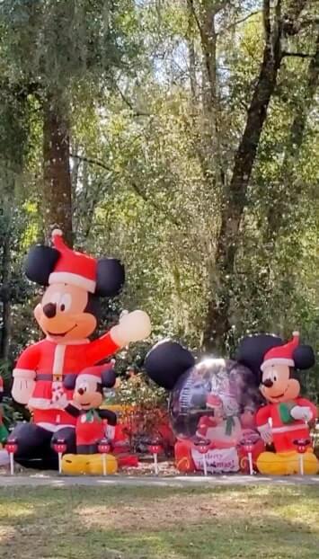 disney christmas decorations ideas. disney world in december. mickey mouse