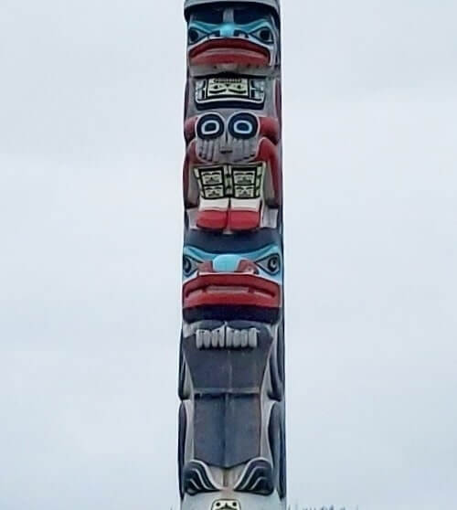 wolf totem pole. savikko park totem pole in juneau, douglas island